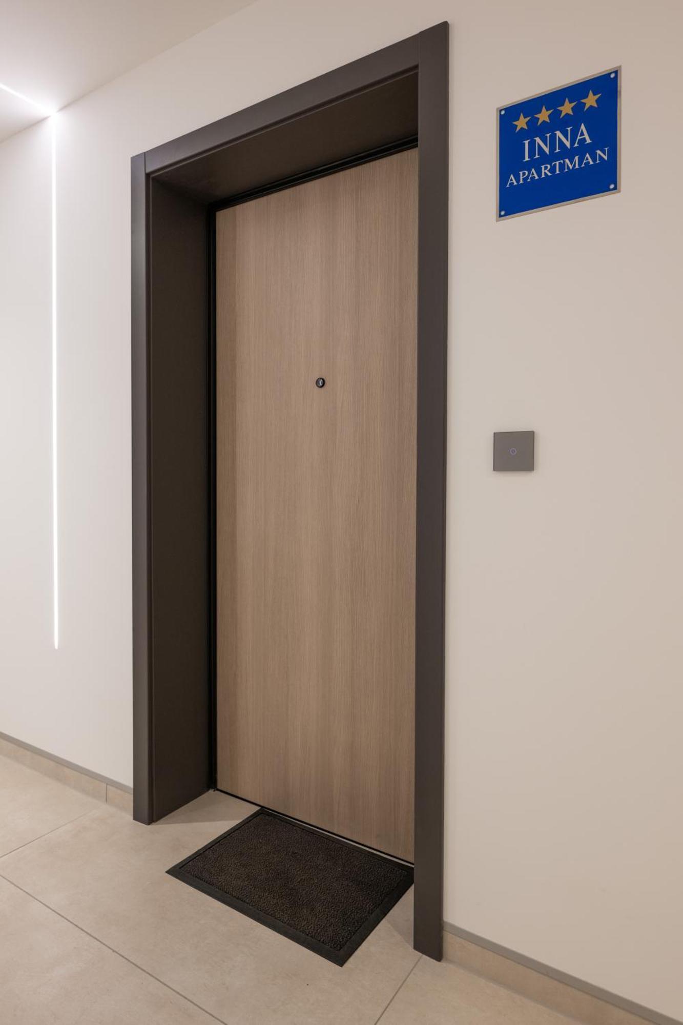Inna Luxe With Free Parking Apartmán *