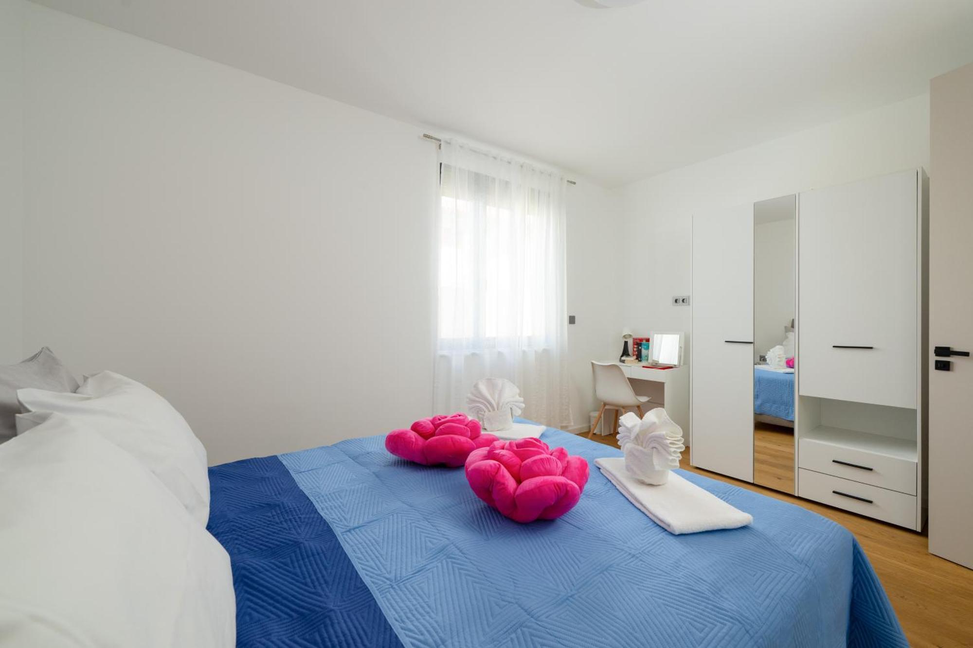 Inna Luxe With Free Parking Apartmán